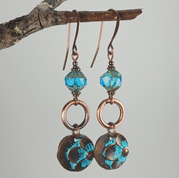 HAND CRAFTED Boho Copper Turquoise Patina Flower Blue Glass Dangle Earrings - Picture 4 of 6